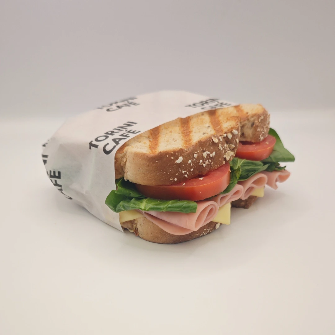 Sándwich de Jamón de Pavo y Queso Gouda